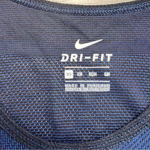 Nike top. NWOT. XS Blue. - Picture 7 of 9